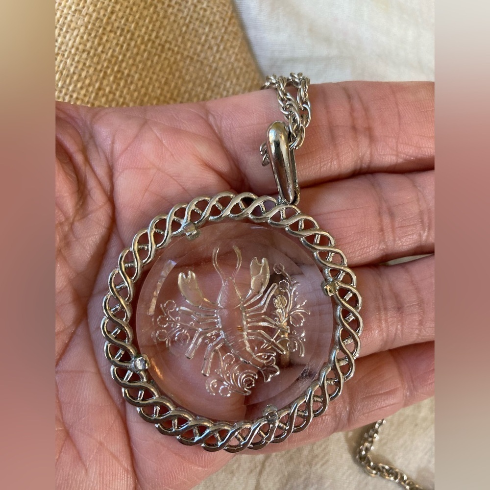 Trifari Vintage Scorpio Intaglio Pendant Necklace Zodiac‎ Horoscope